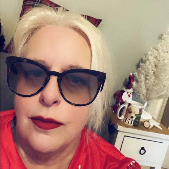 Meet your Posher, Jenna - Picture 2 of 4